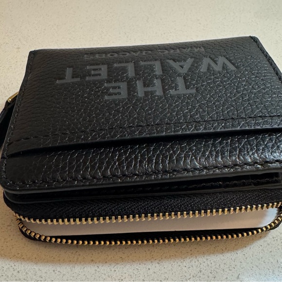 Marc Jacobs THE WALLET-Black Leather Textured Wallet, 100% Authentic, NWT - Picture 4 of 13